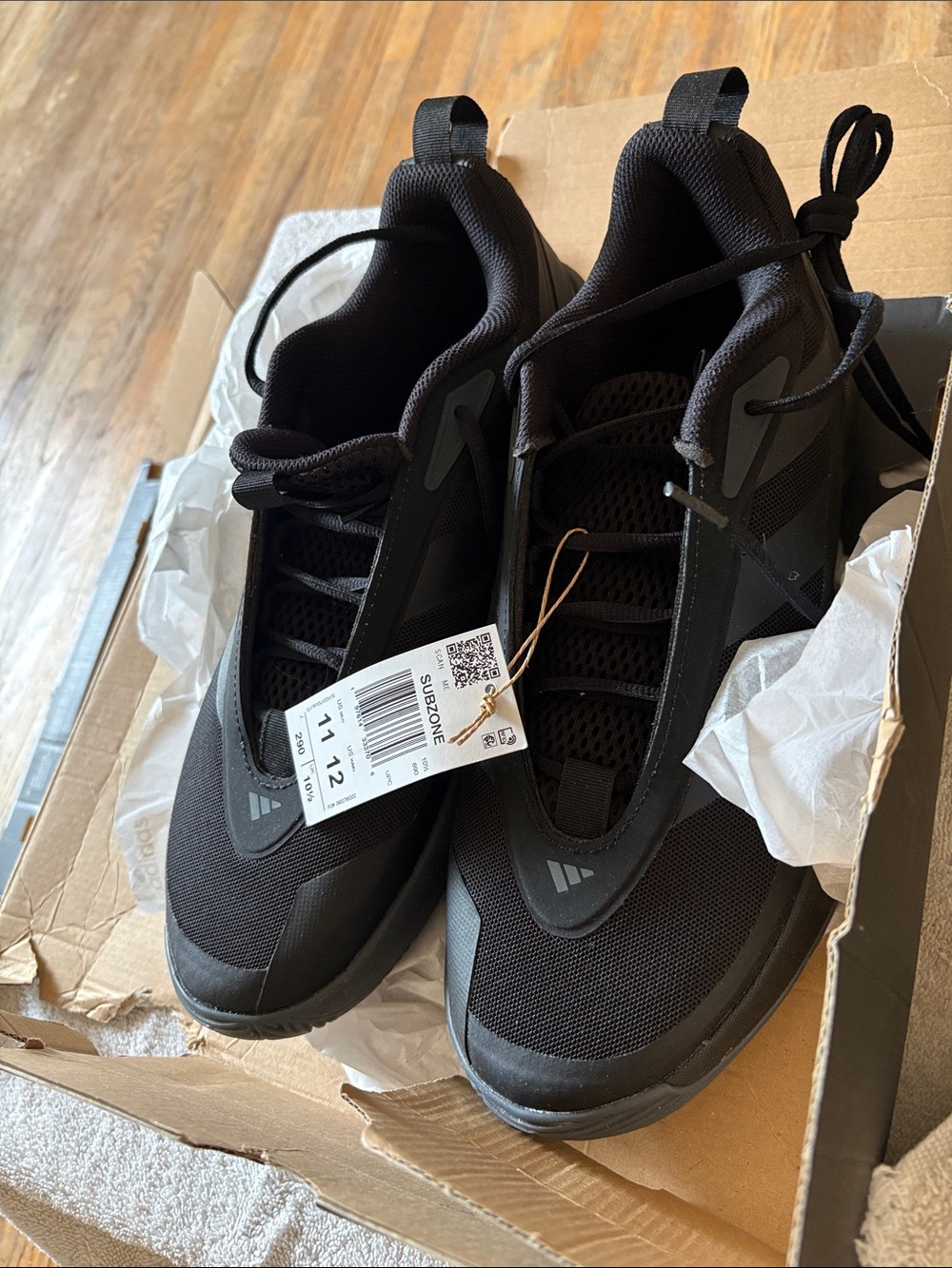Adidas Subzone brand new  Men's Black Athletic Mesh Sneakers damaged box